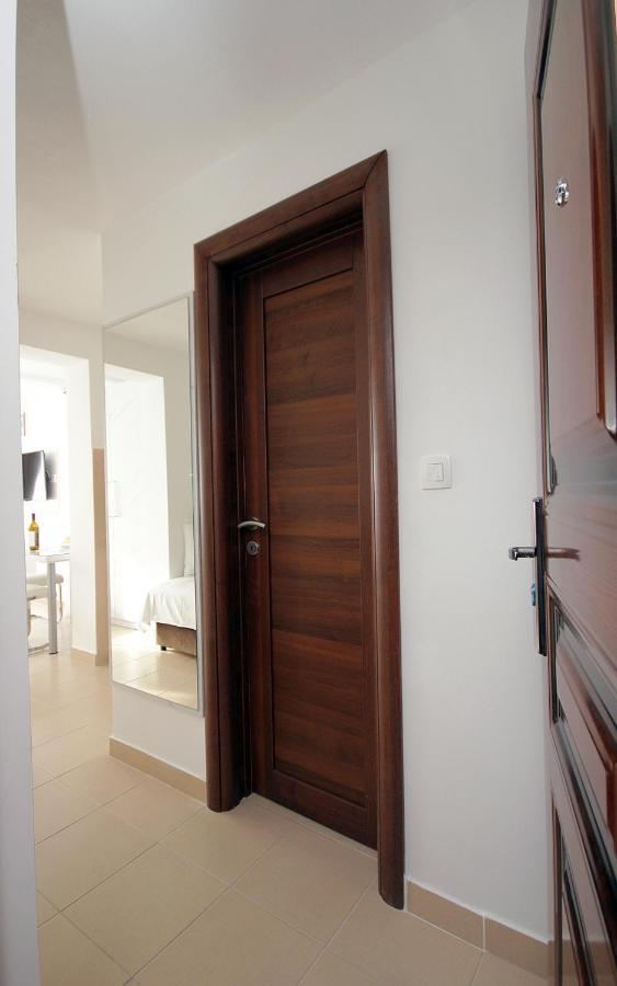 Apartments Residence Dj Petrovac Bagian luar foto