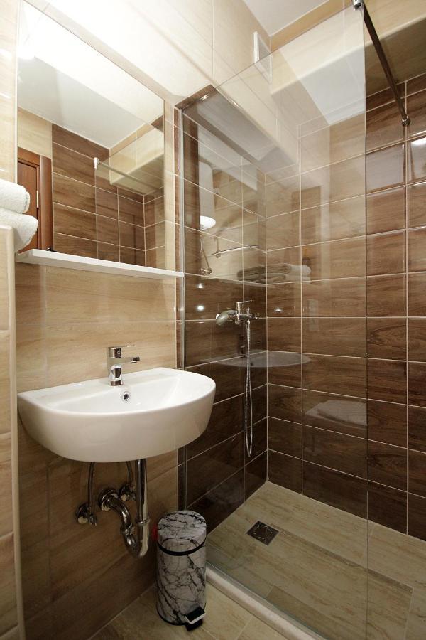 Apartments Residence Dj Petrovac Bagian luar foto
