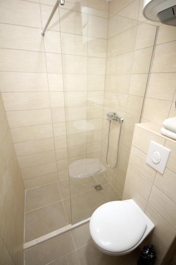 Apartments Residence Dj Petrovac Bagian luar foto